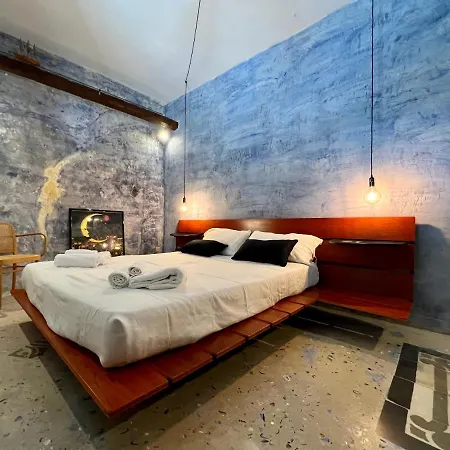Platinum Apartment *